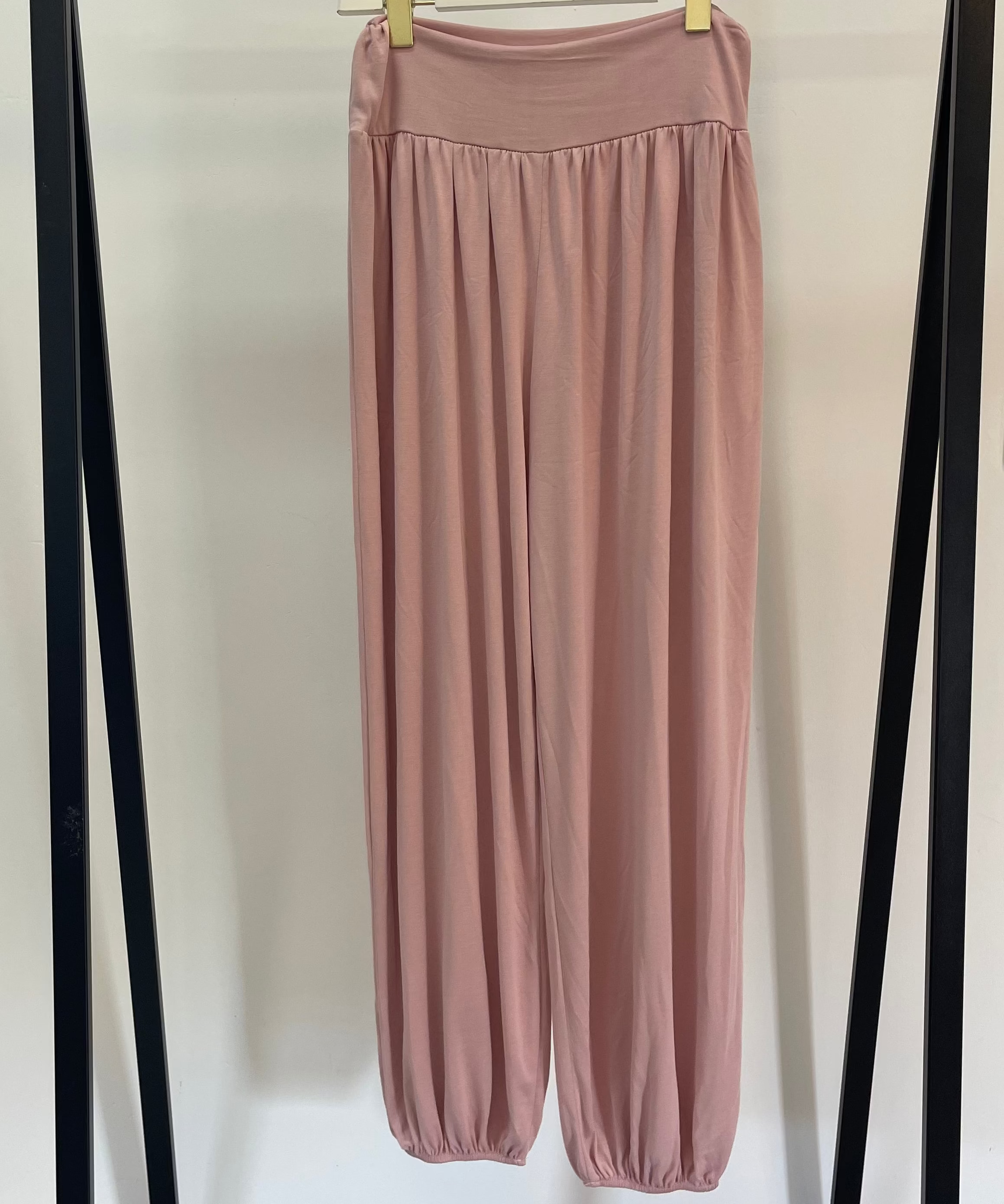 Homewear Hose Cinched
