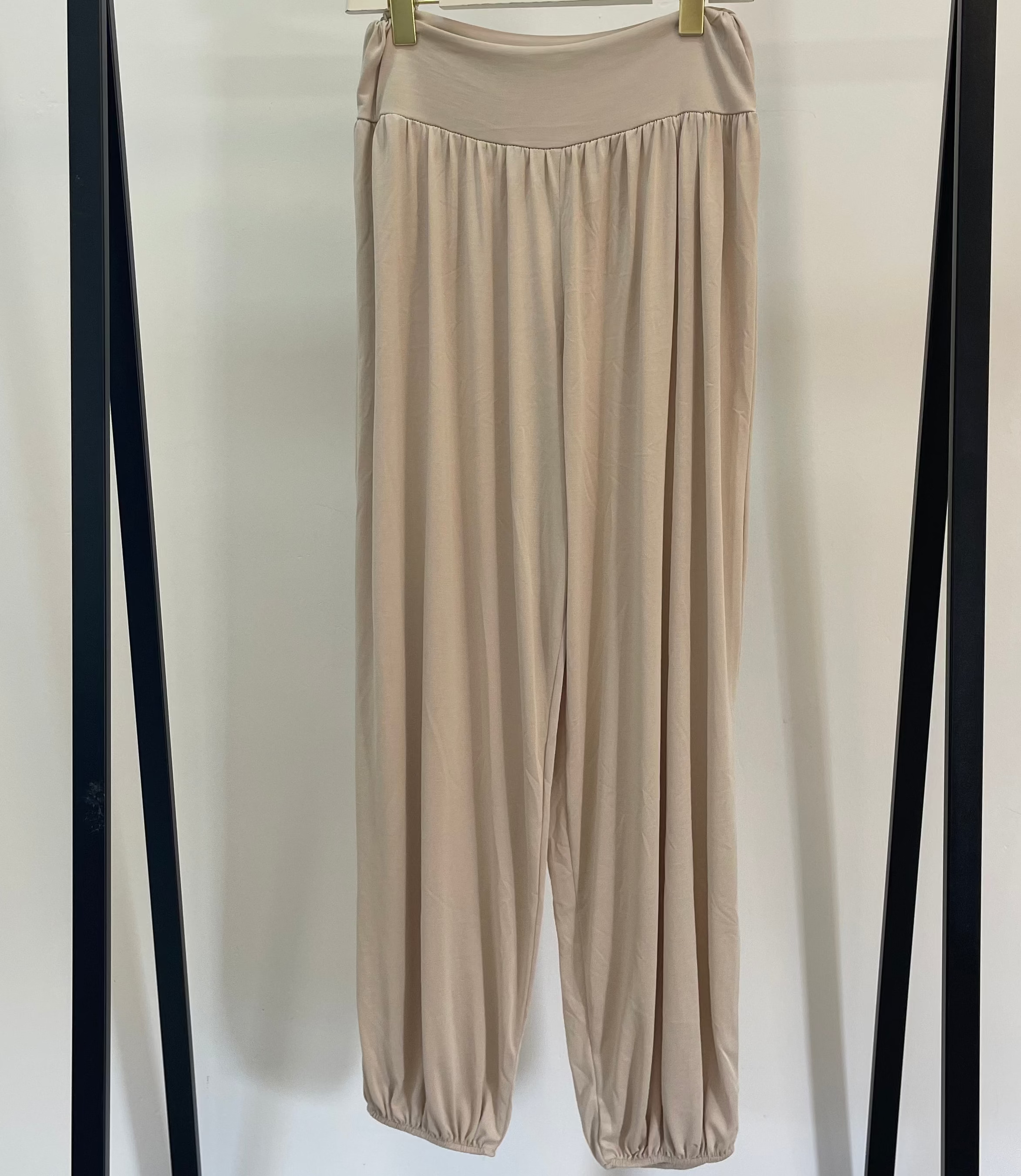 Homewear Hose Cinched