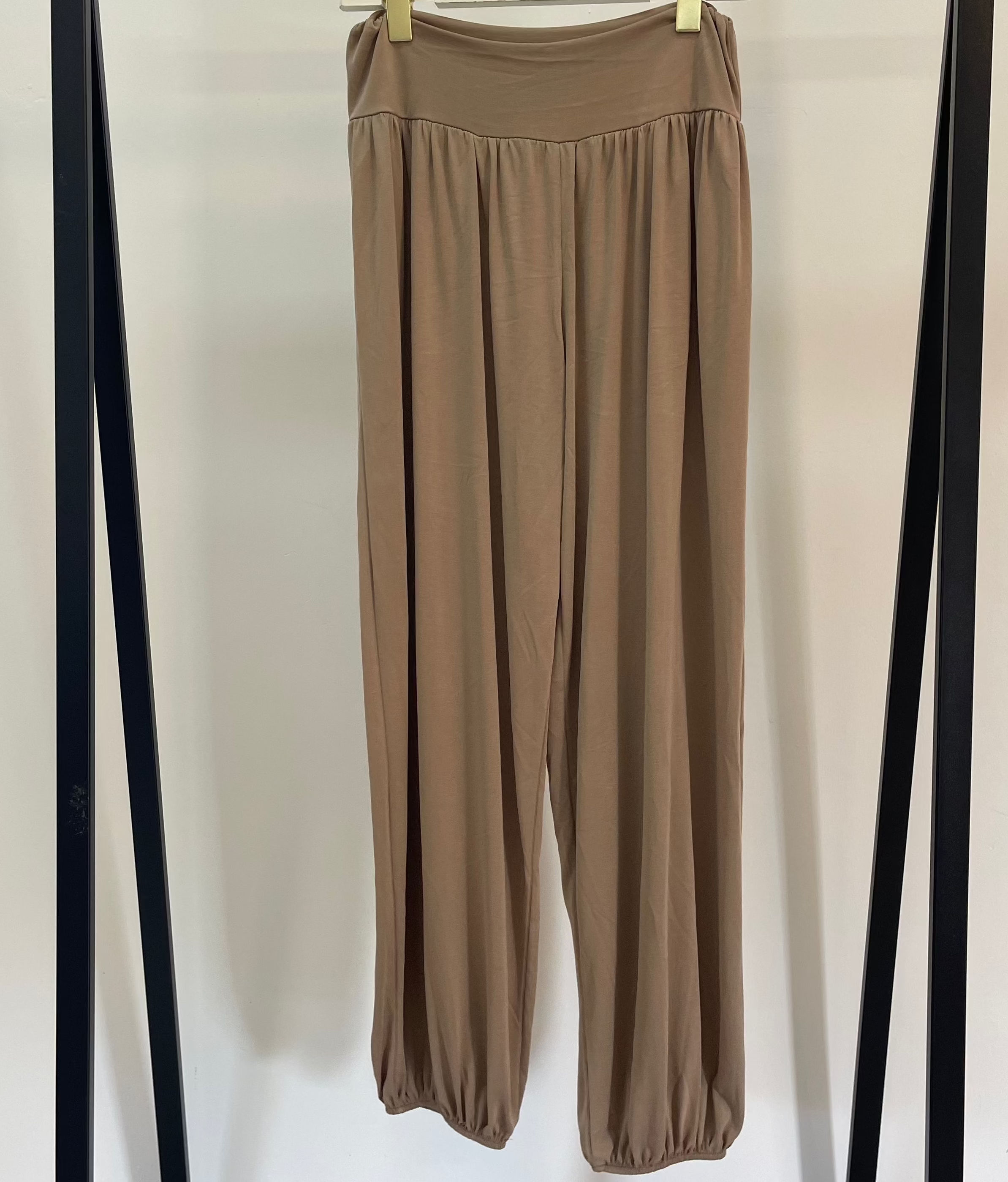 Homewear Hose Cinched