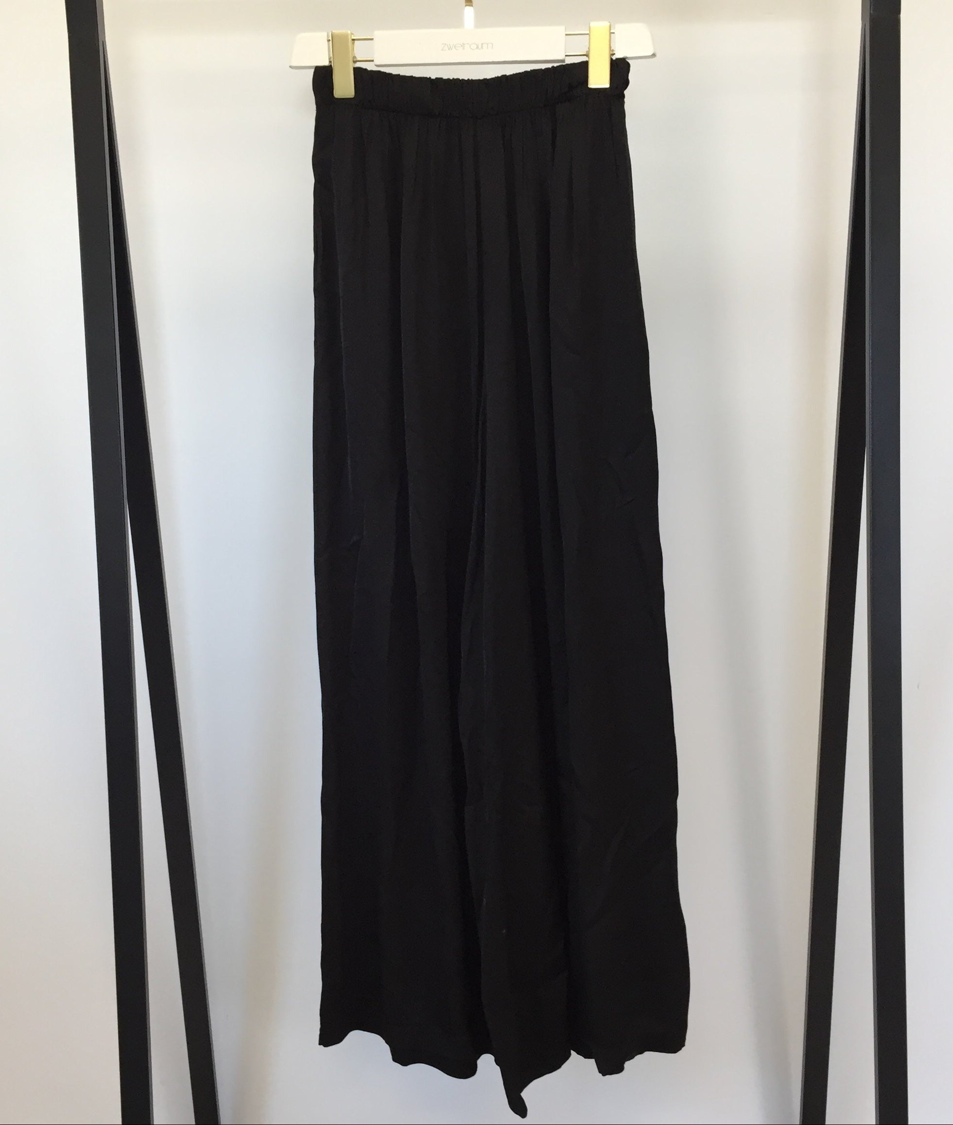Silky Loose Hose