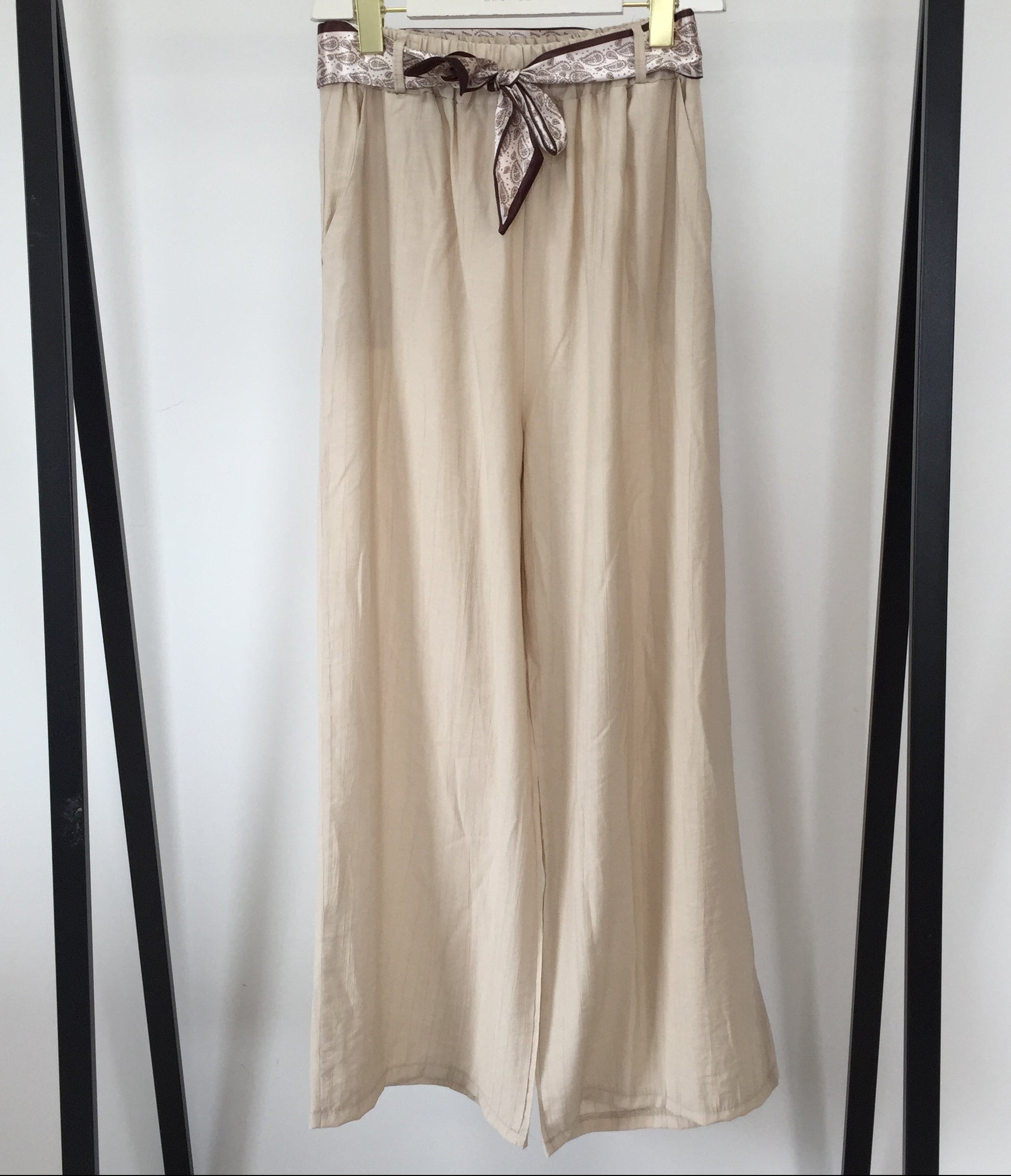 Structured Hose Silky Tuch