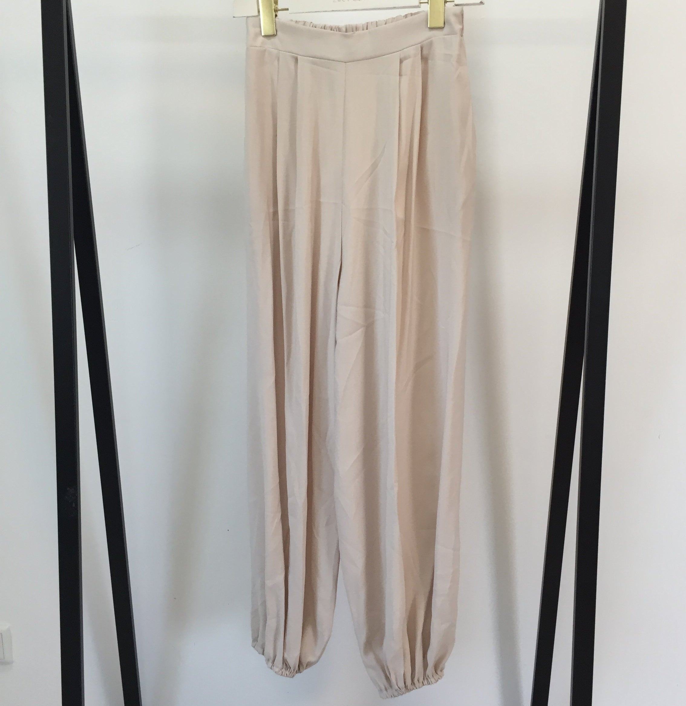 Loose Hose Cinched