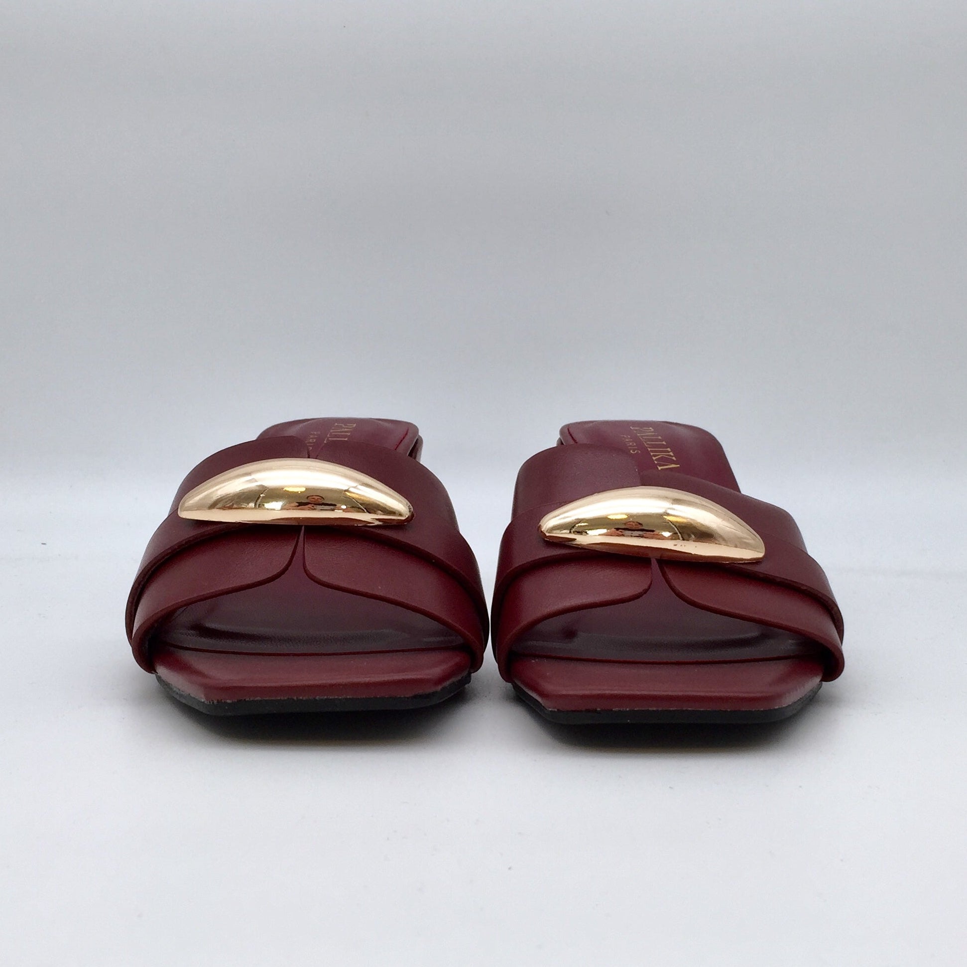 Statement Heels Golden Oval