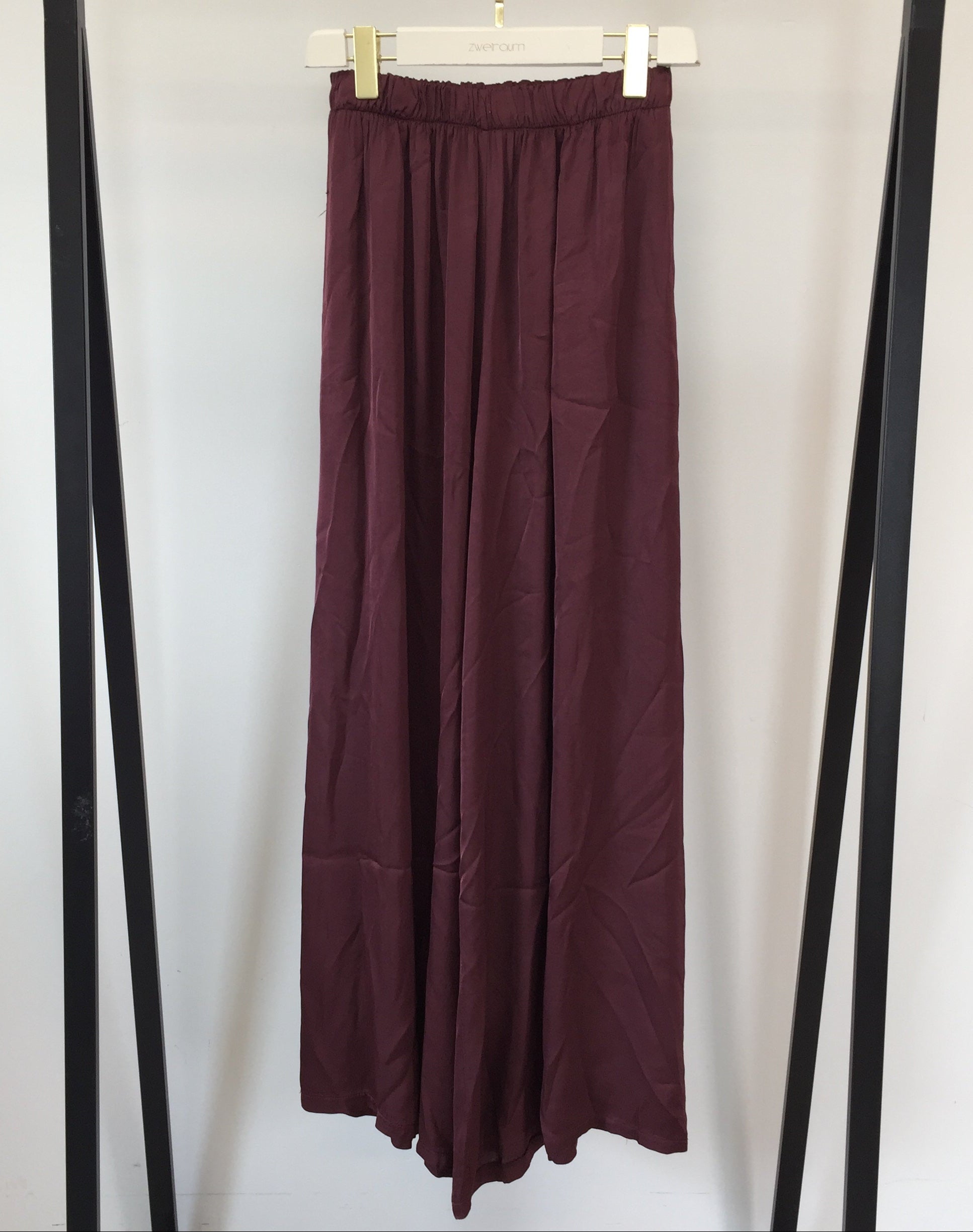Silky Loose Hose
