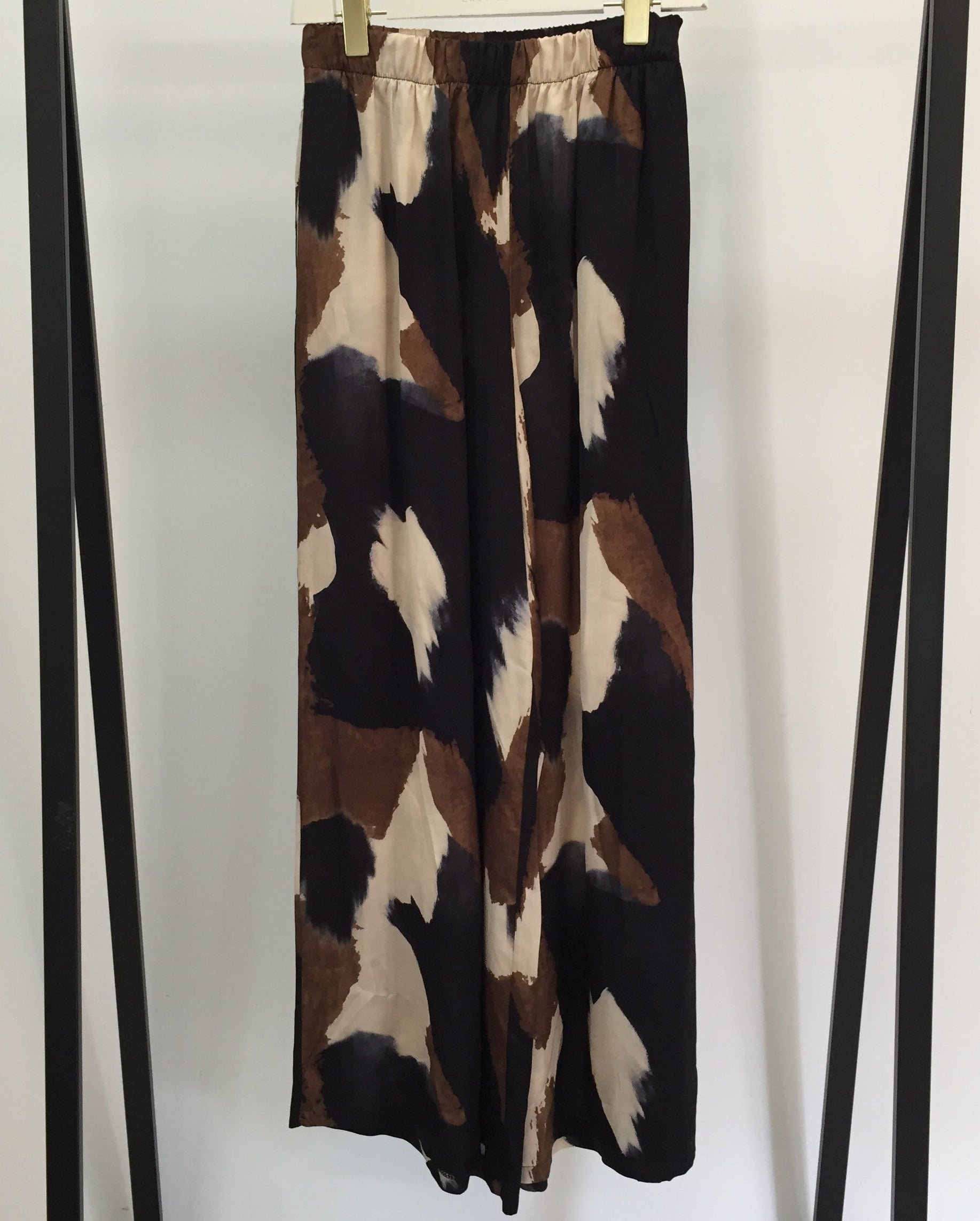 Flowy Hose Abstract Waterdots