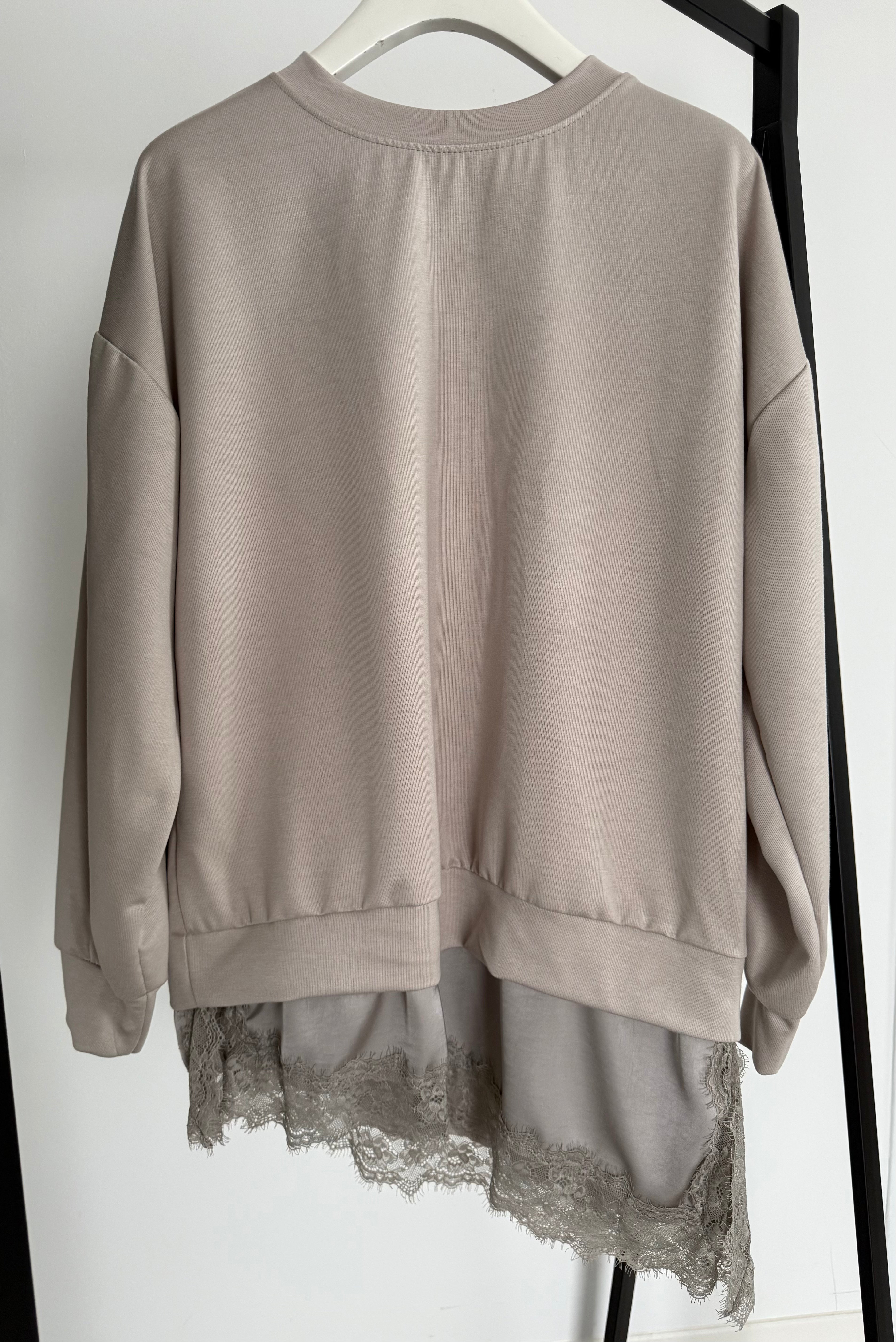 Long Pulli mit Spitze