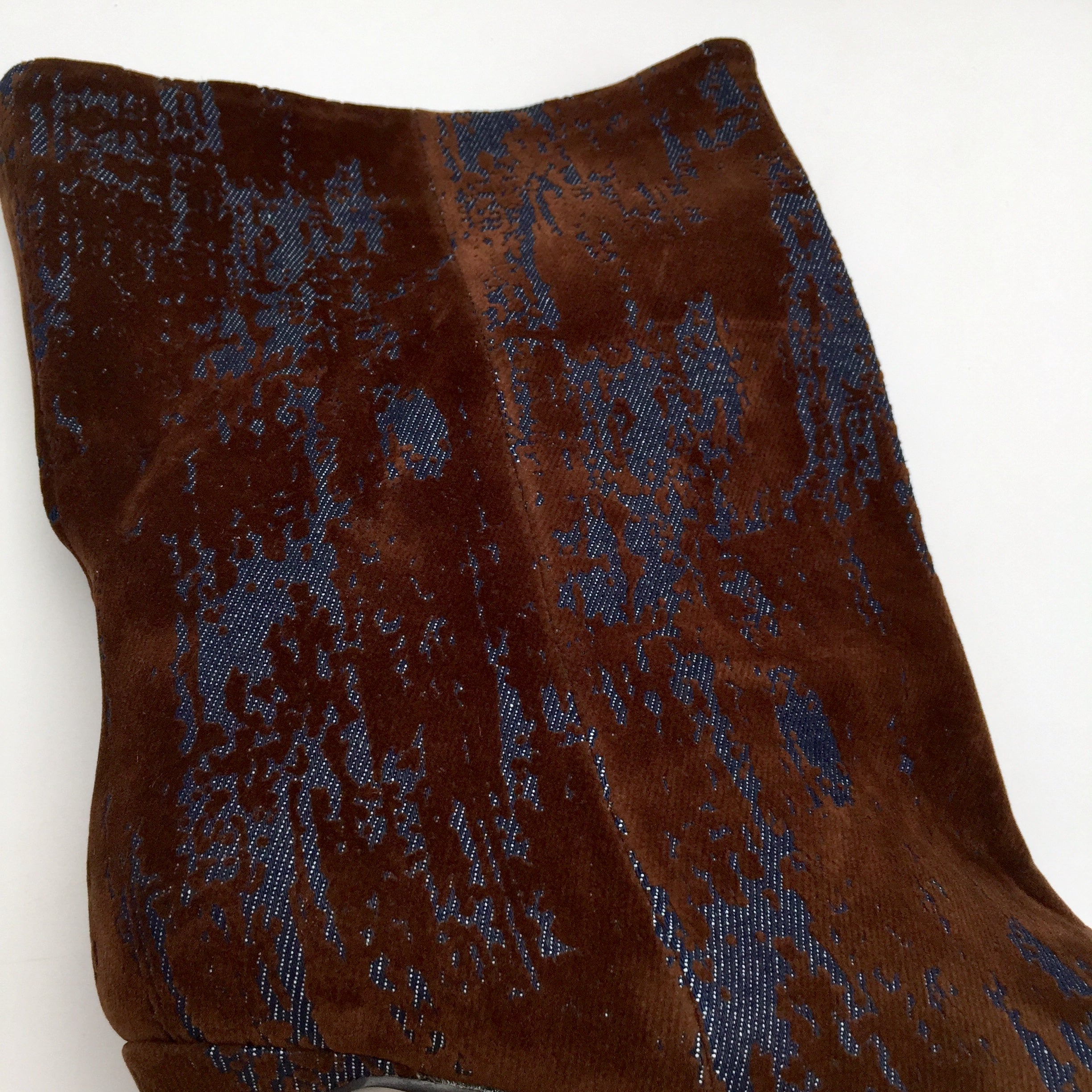 Slouchy Heels Abstrakt Print