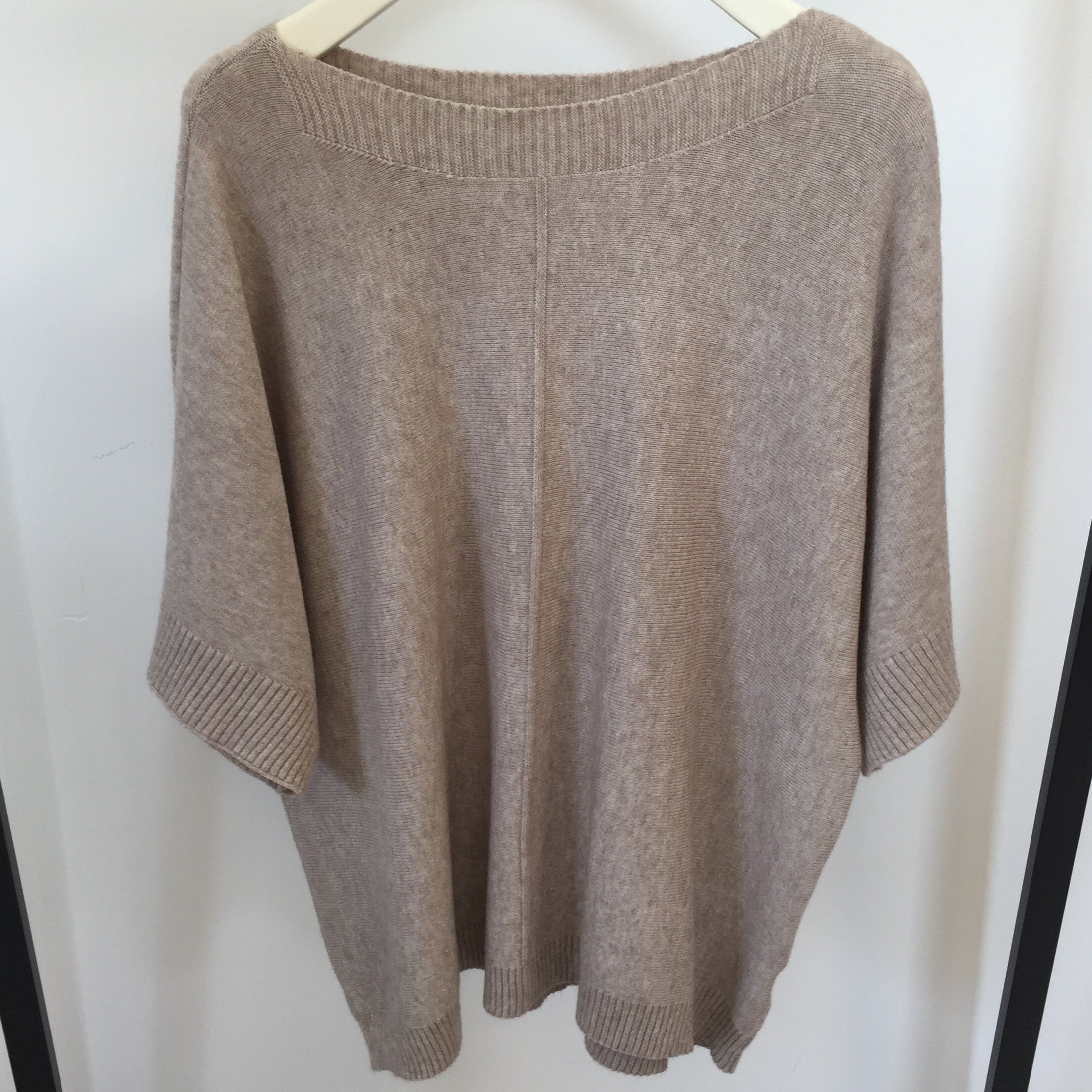 Knit Shirt Middle Seam