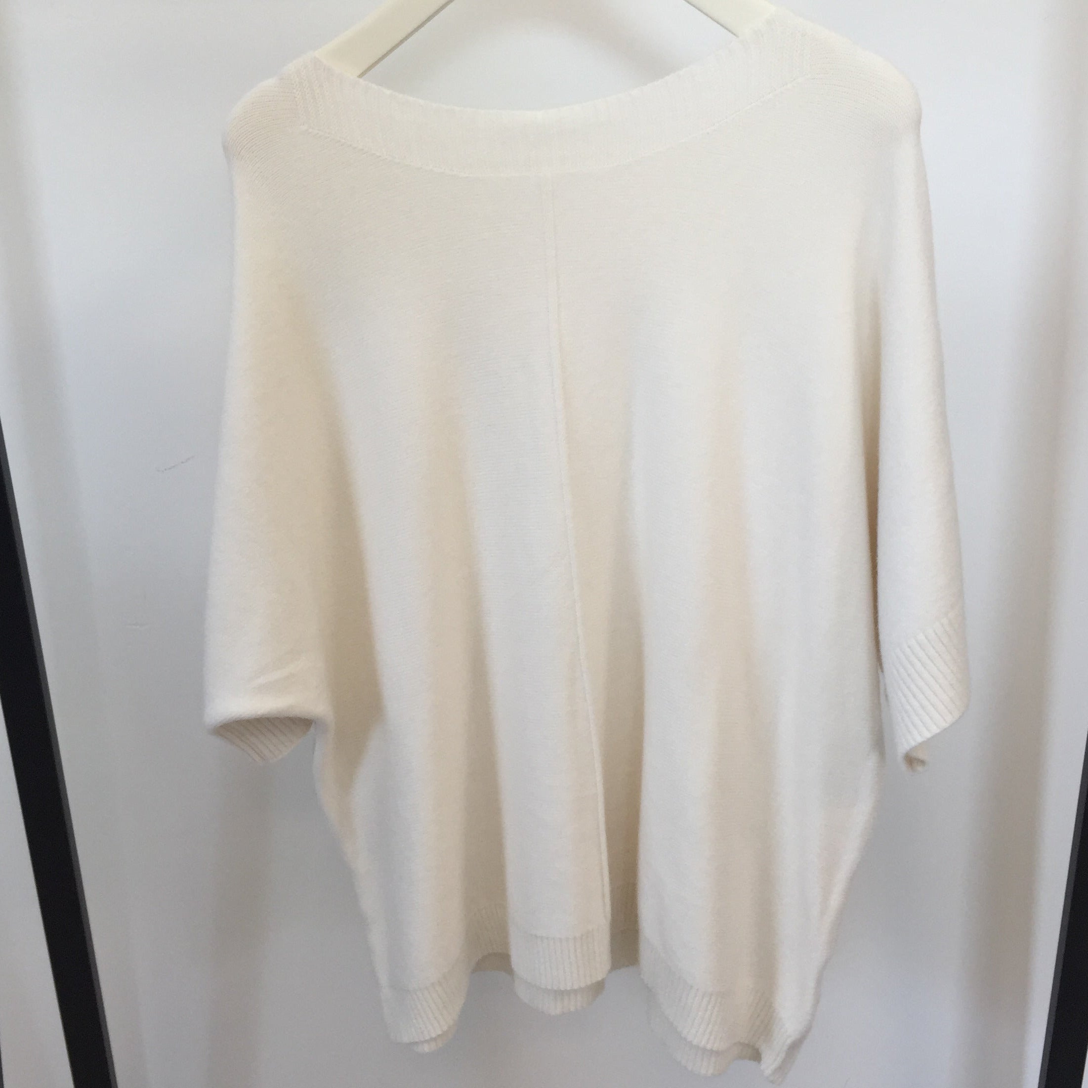 Knit Shirt Middle Seam