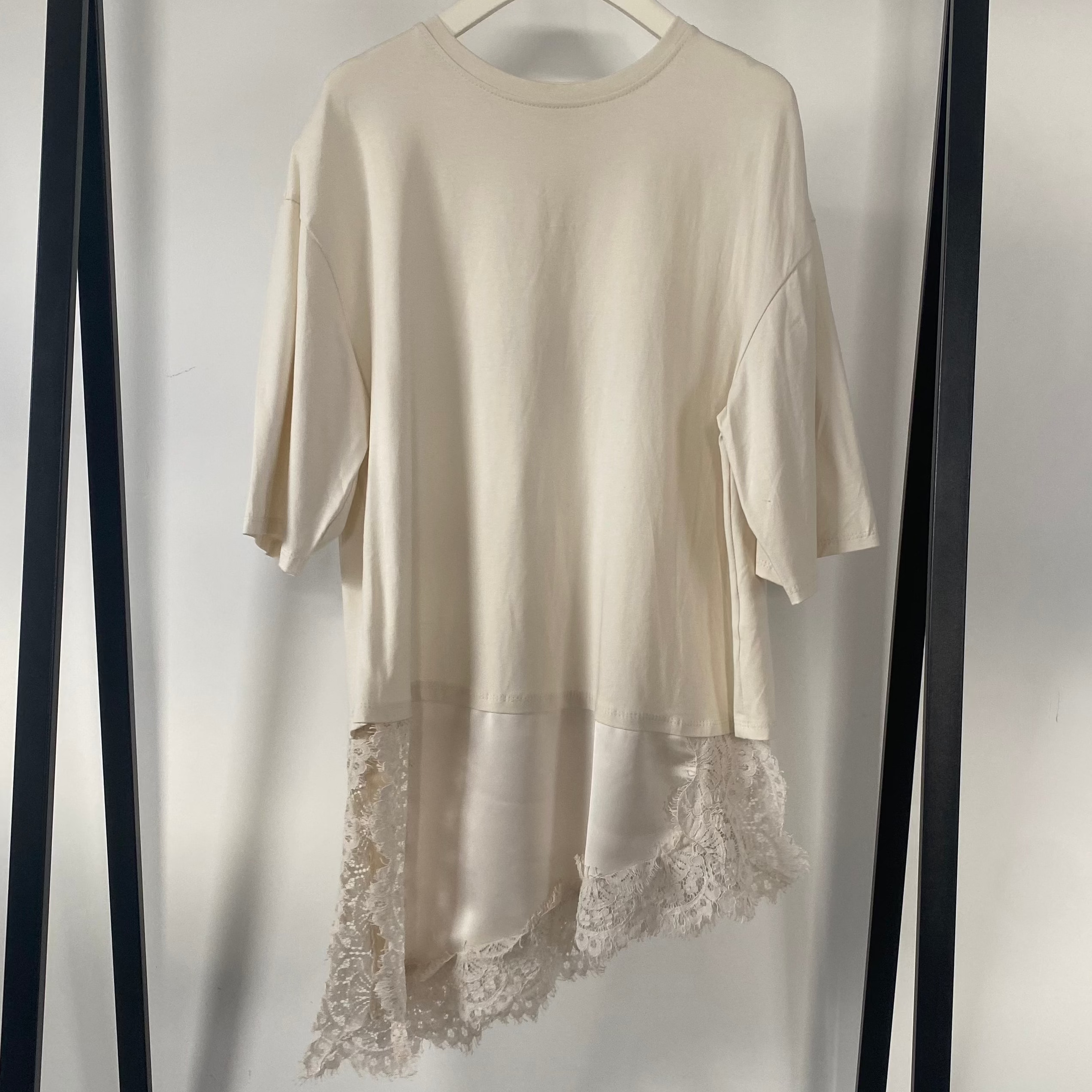 Loose T-Shirt Diagonal Lace