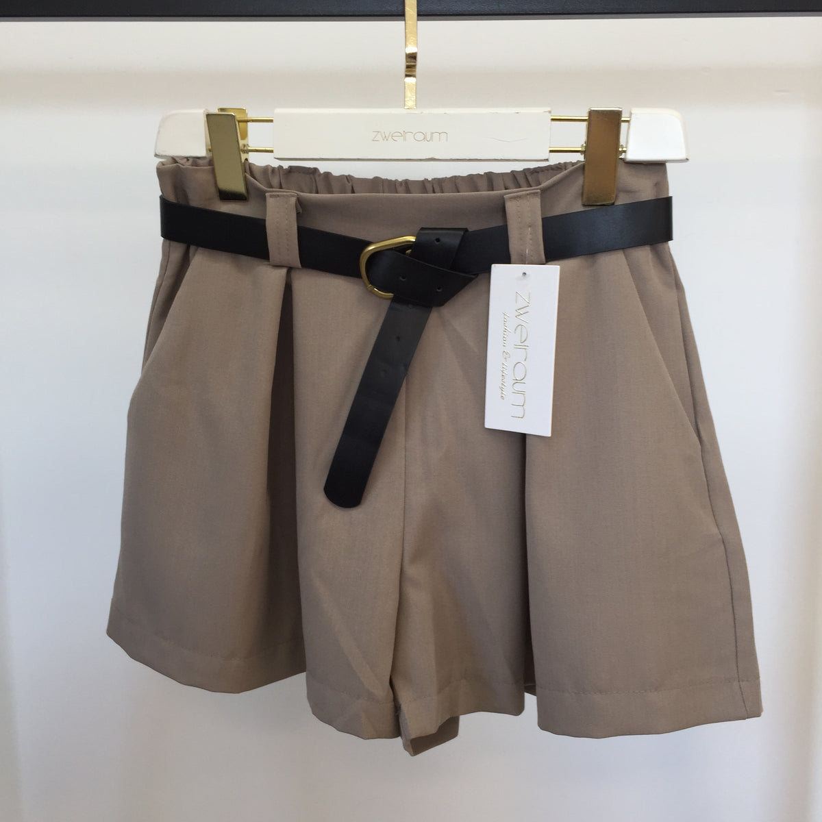 Everyday Shorts mit Gürtel