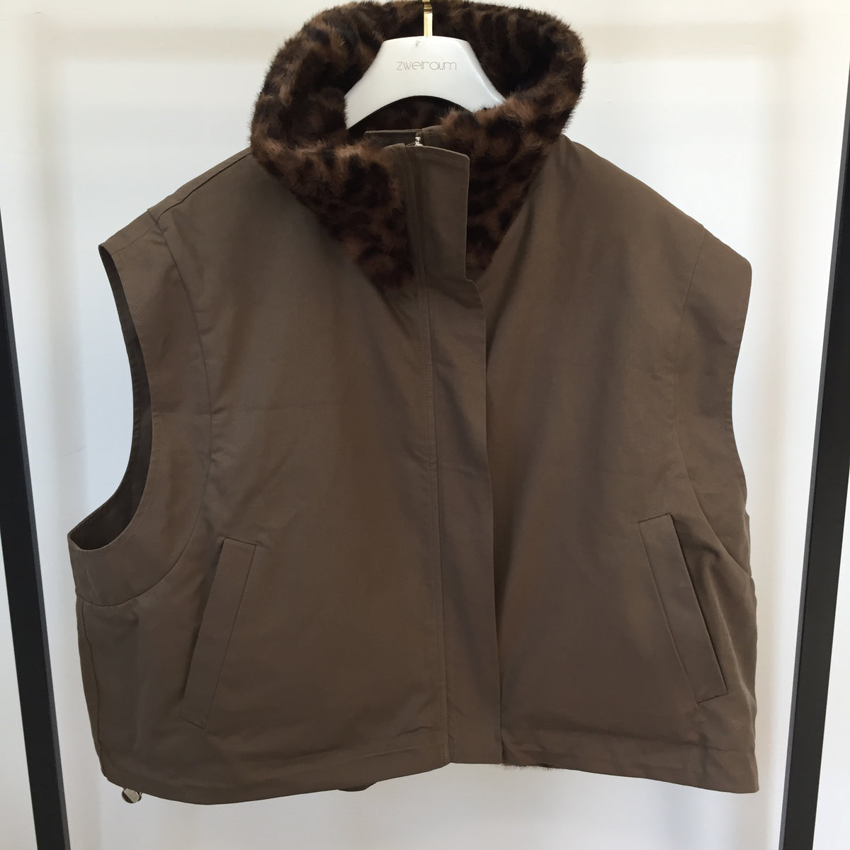 Chic Weste Reverse Leo