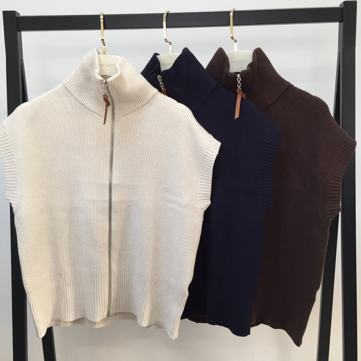 Zip Strickweste High Collar