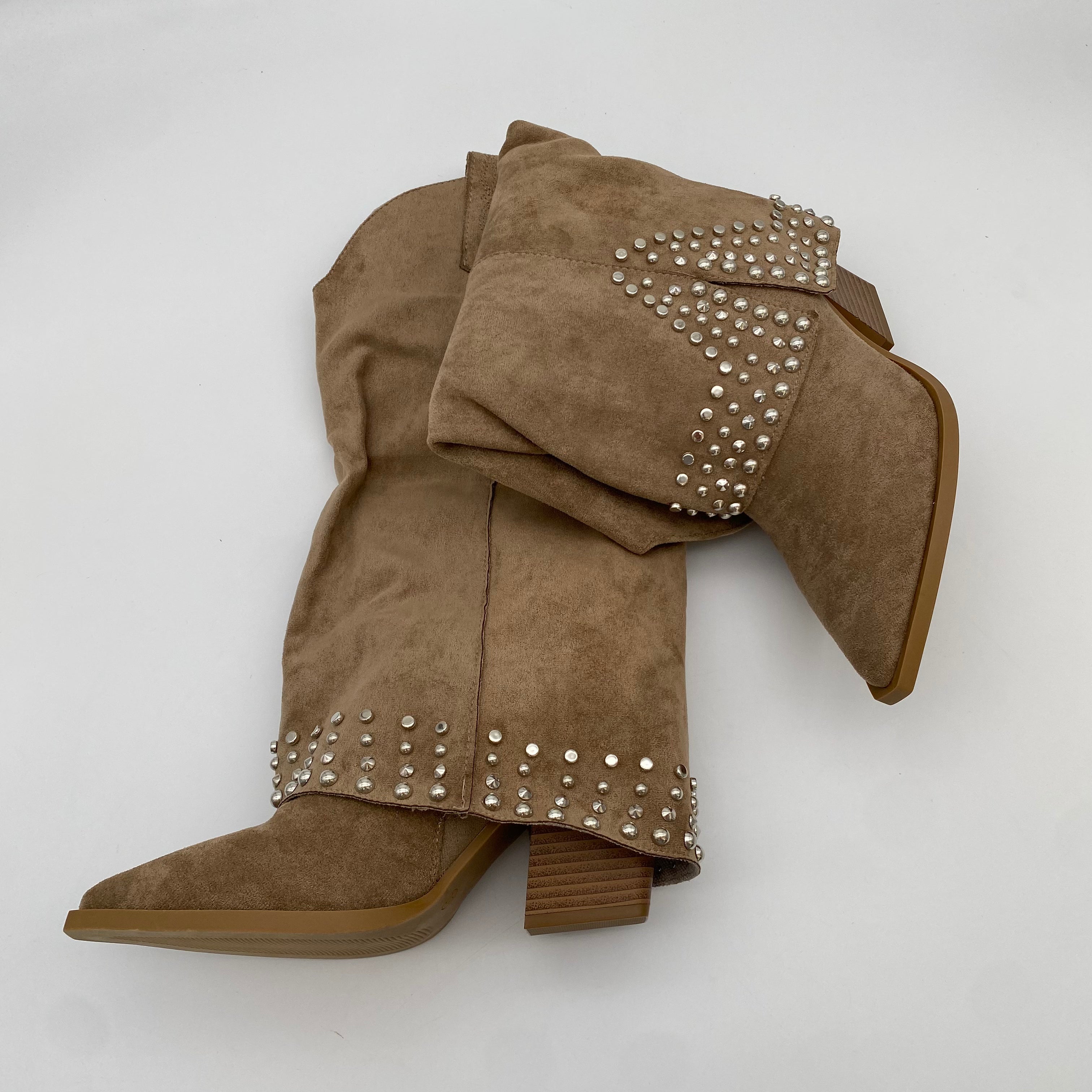 Cowboy Boots mit Nieten