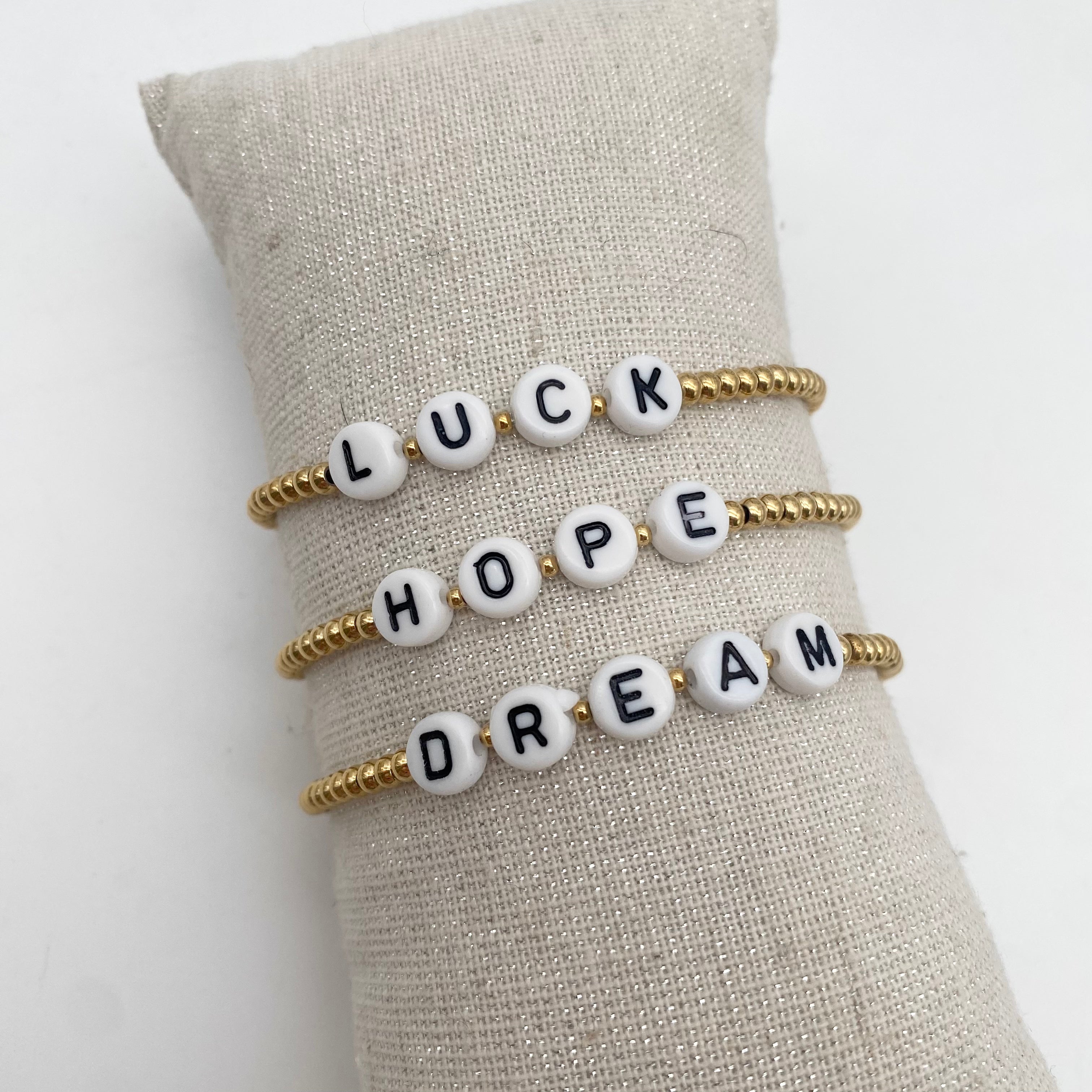 Armband Letters