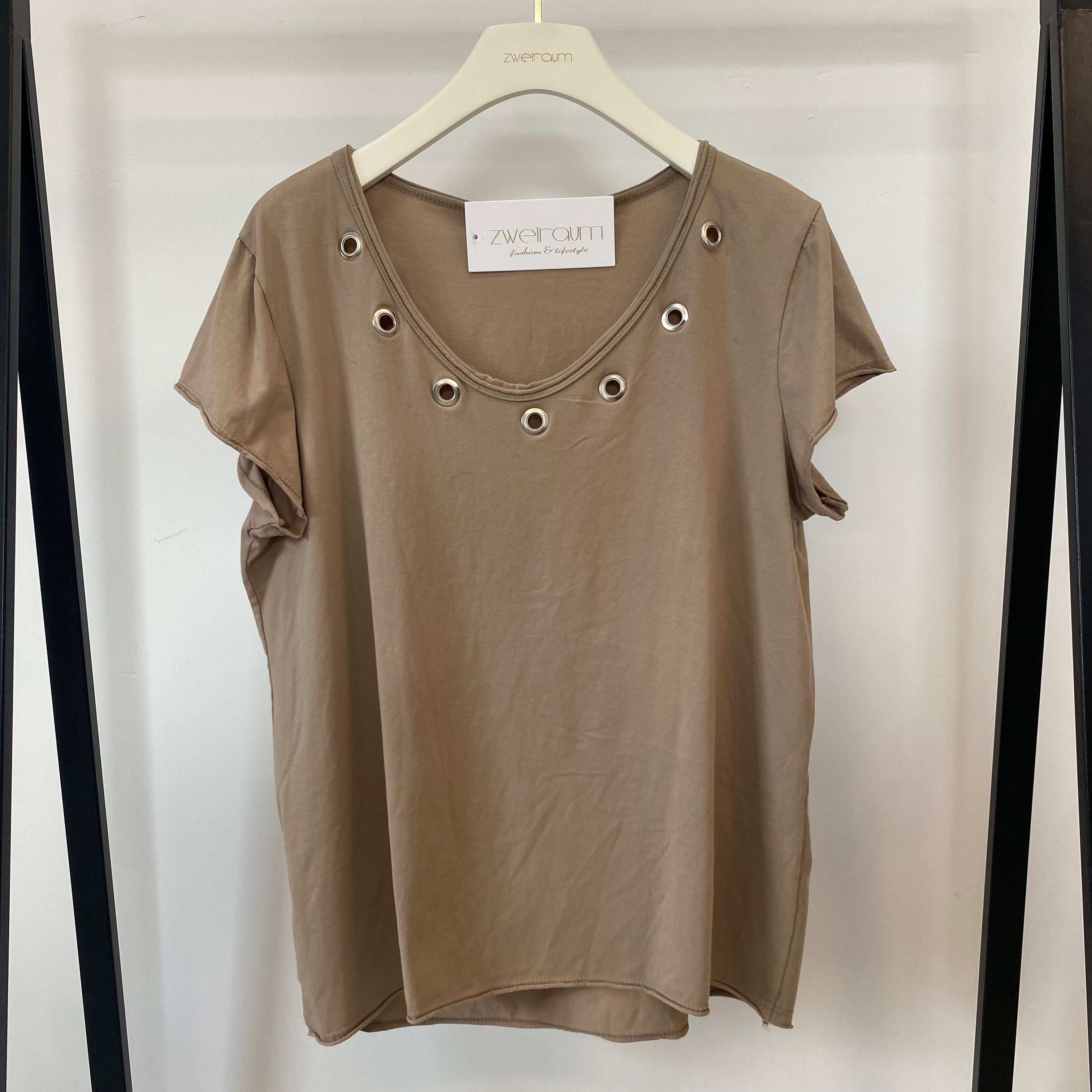 T-Shirt Nieten Details