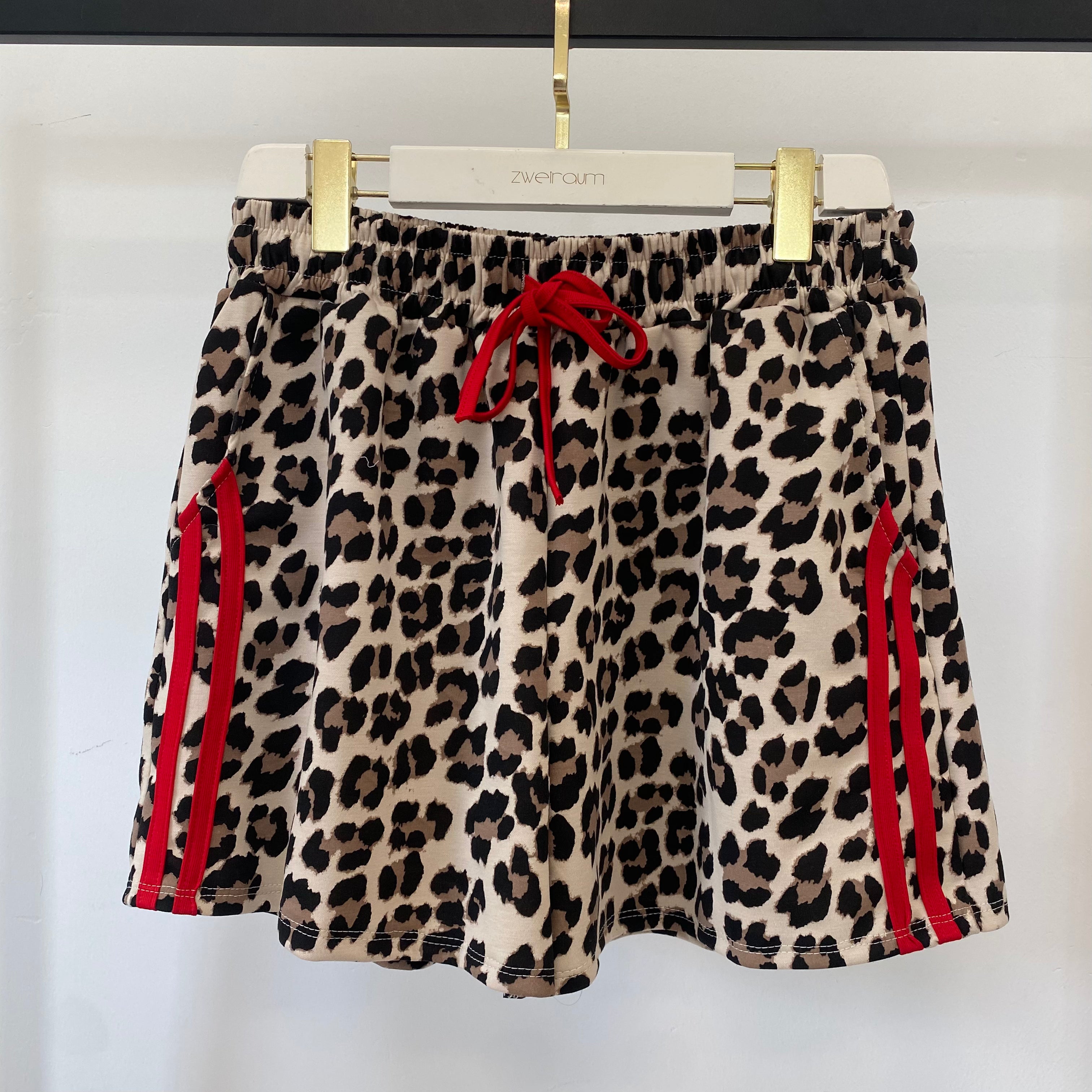 Leo Shorts Side Stripes