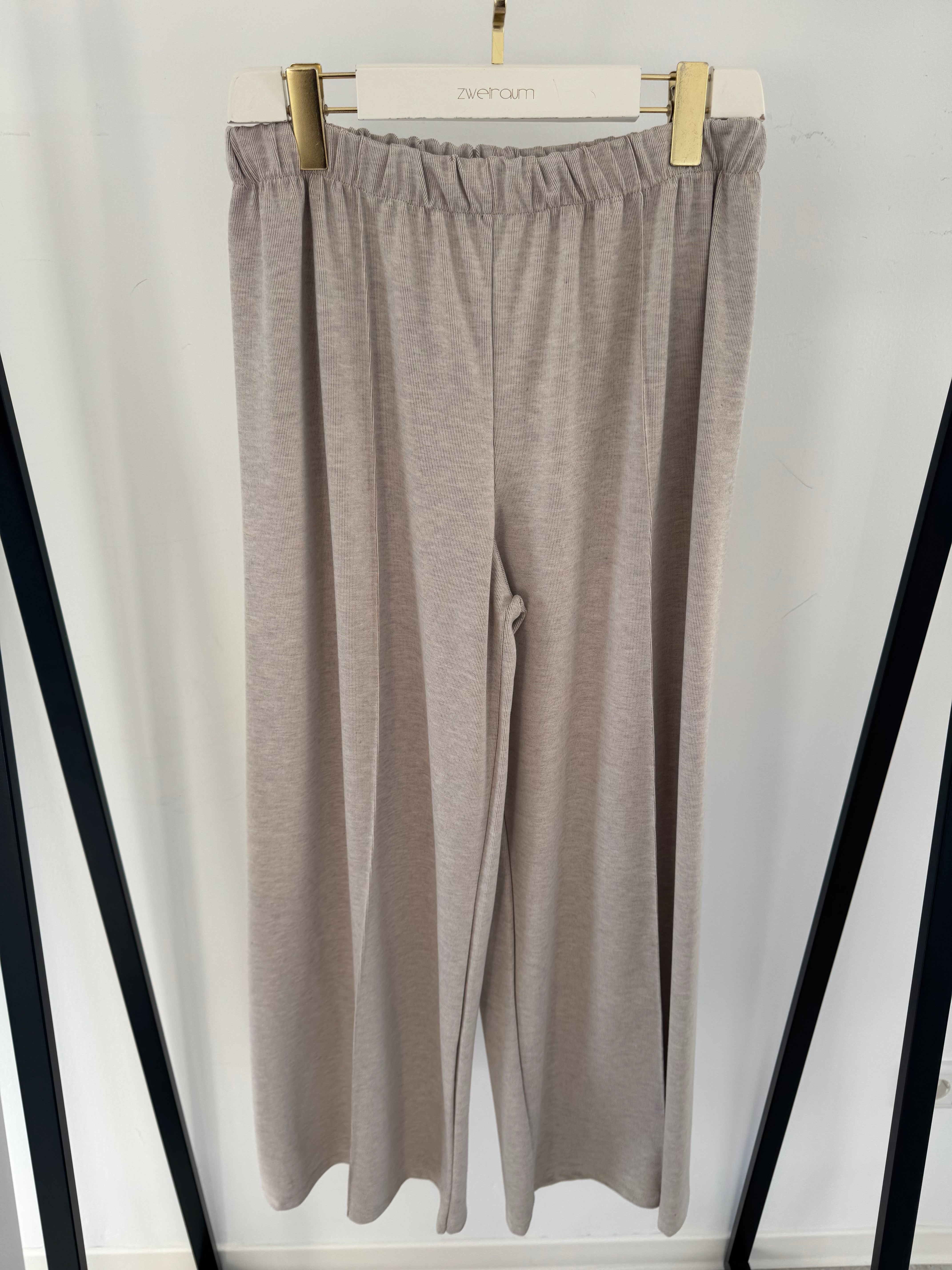 Lounge Hose