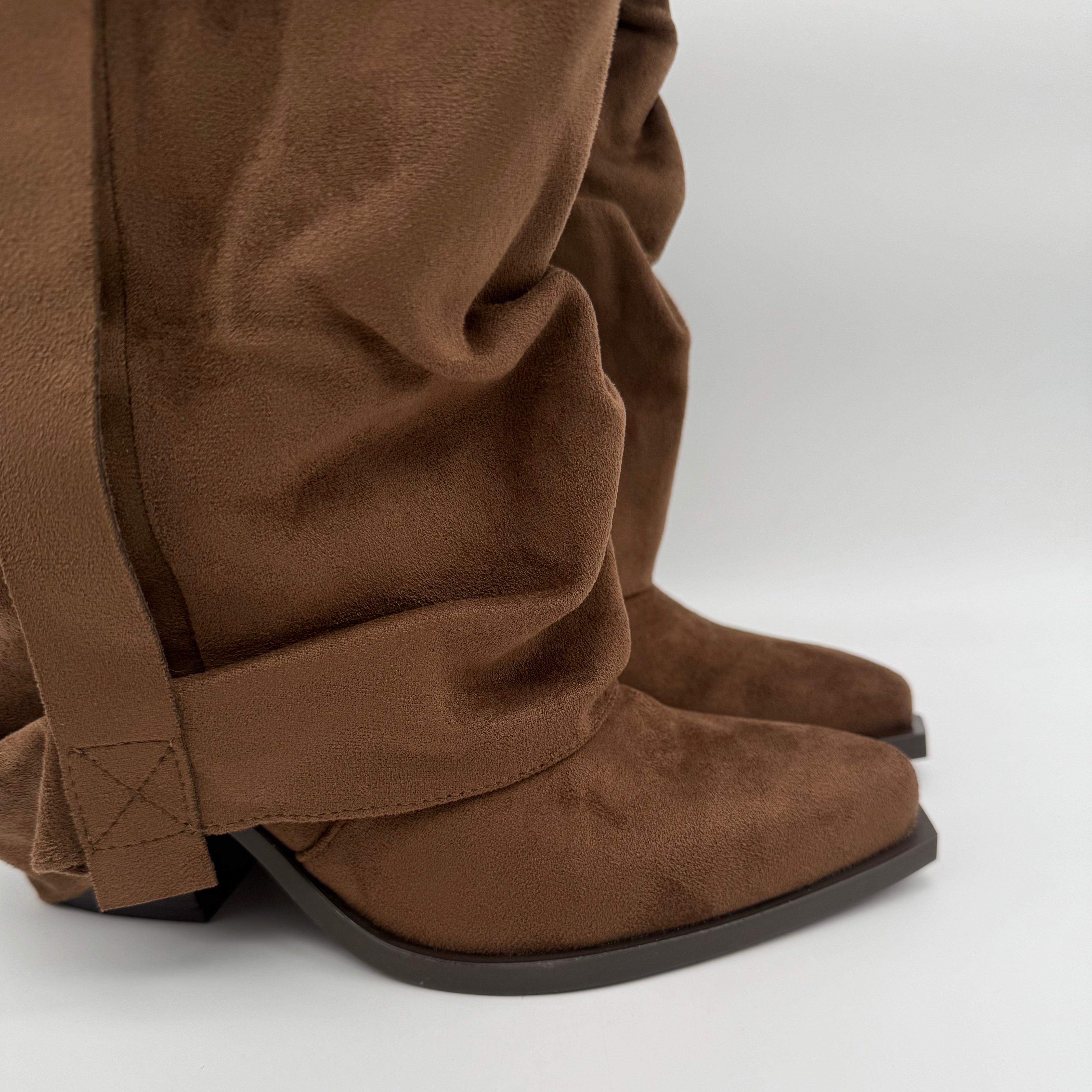 Cowboy Boots mit Schnalle